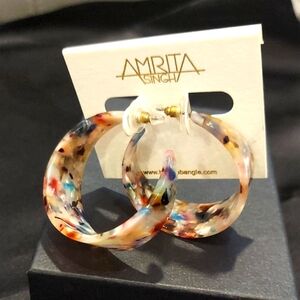 AMRITA HOOP EARRINGS